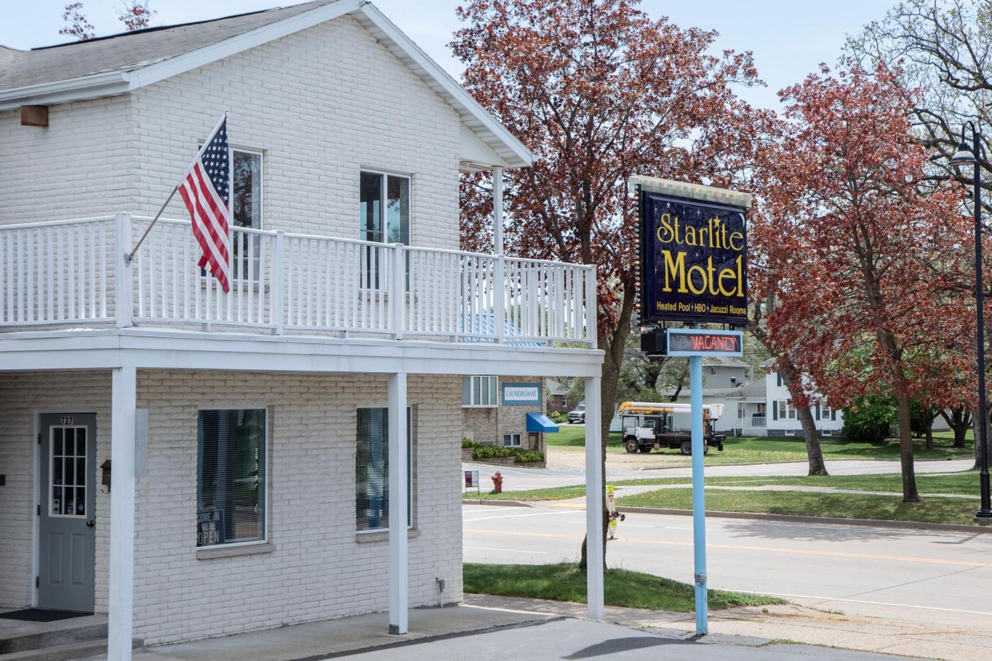 Starlite Motel Wisconsin Dells Eksteriør billede